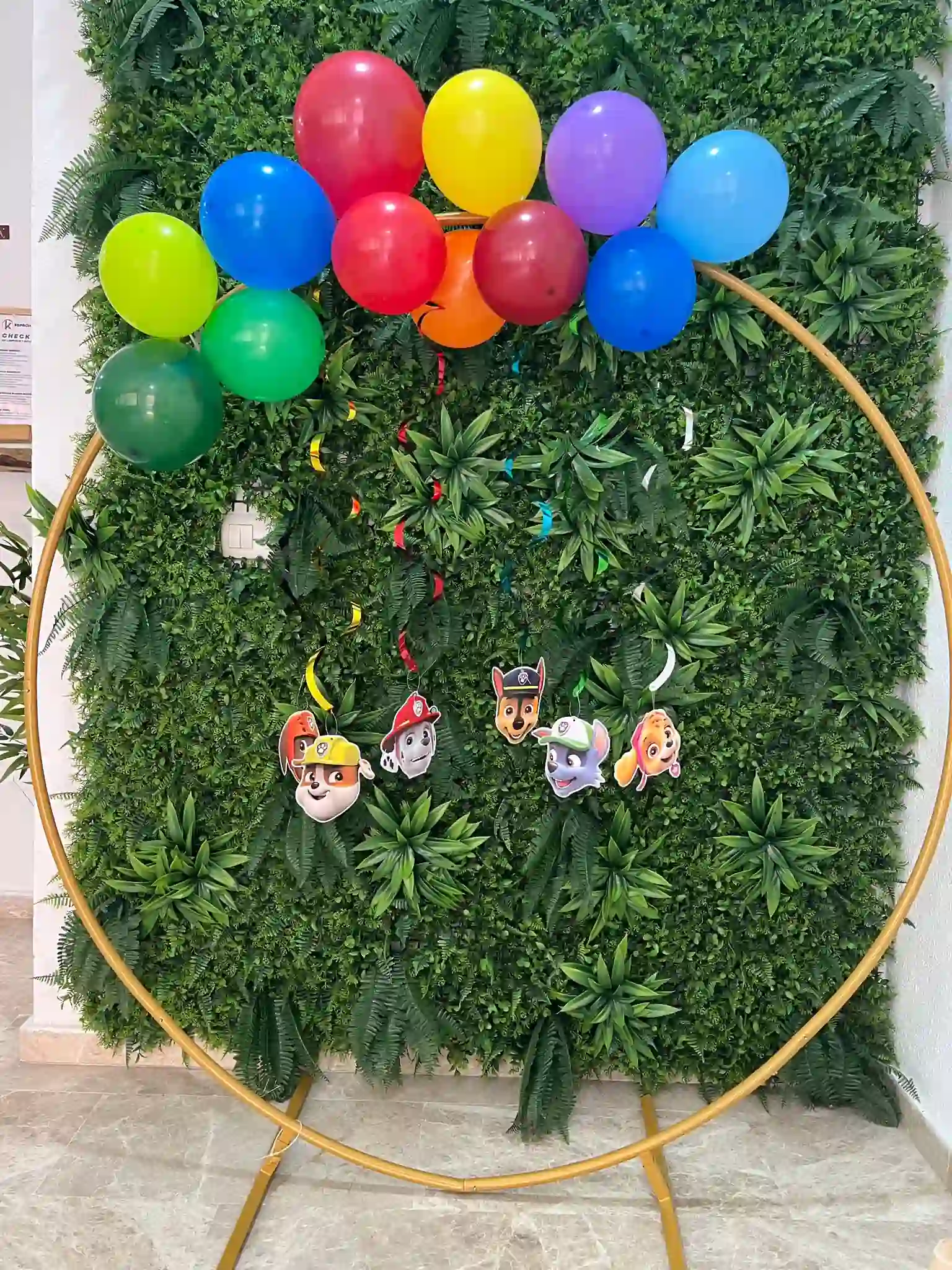 Mesa dulce y decoración de cumpleaños para niños