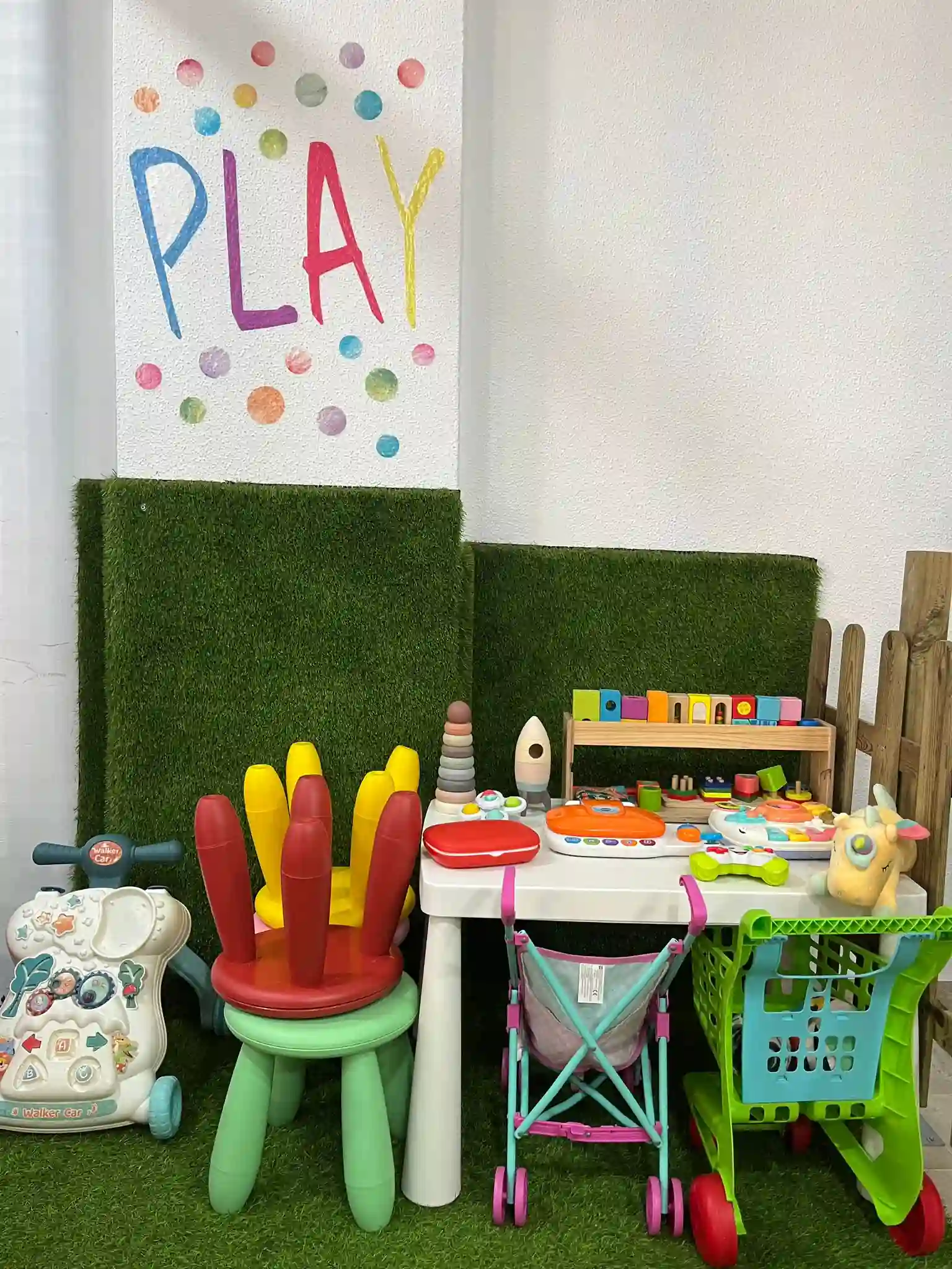 Zona de juegos para bebés en local de celebraciones