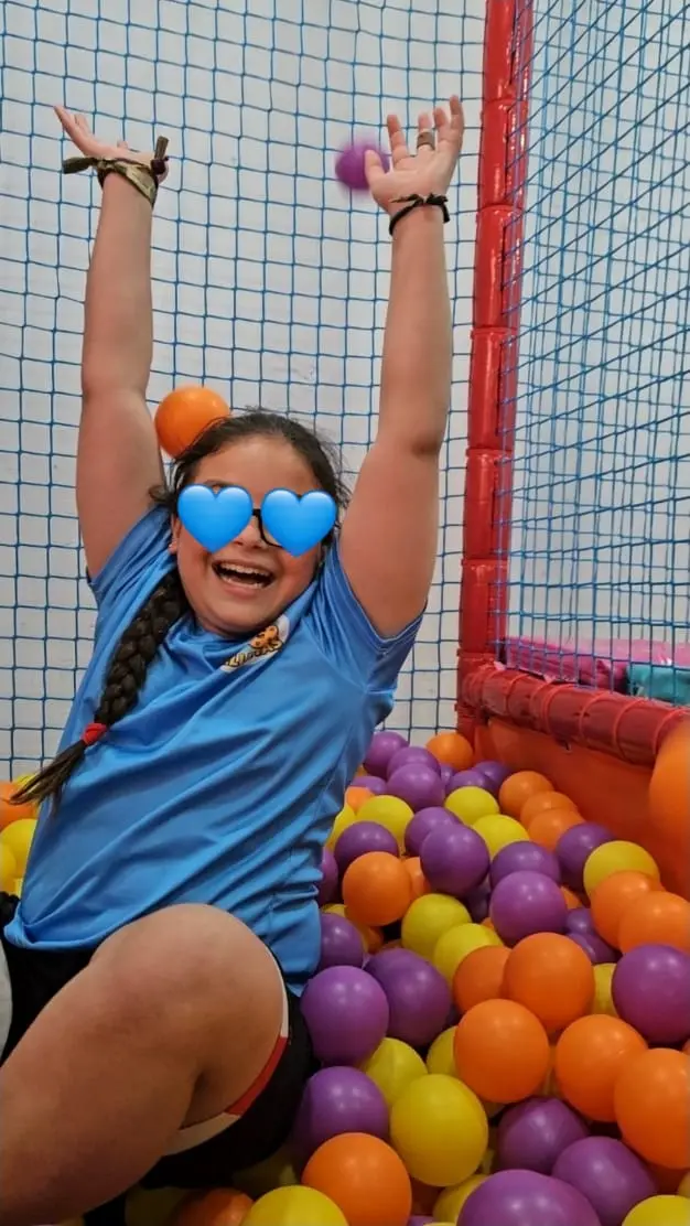 Detalle Kalma Kids - Niña Feliz